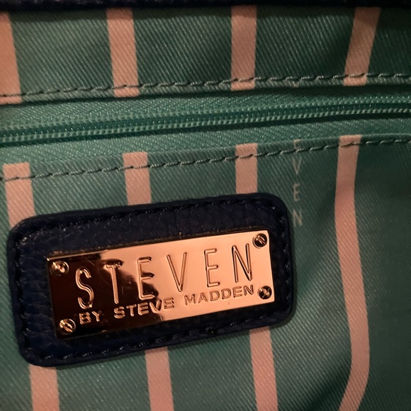 Steven Madden blue leather bag. - Picture 5 of 9